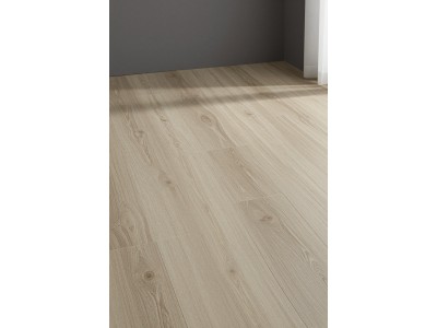 Вінілова плитка або ламінат: що краще для підлоги – повний огляд 2026