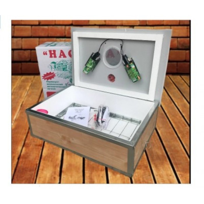 Інкубатор Квочка на 70 яєць механічний переворот цифровий в пластиковому корпусі