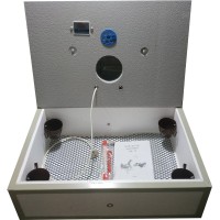 Інкубатор Наседка 70 яєць ручний переворот, цифровий, металевий куточок