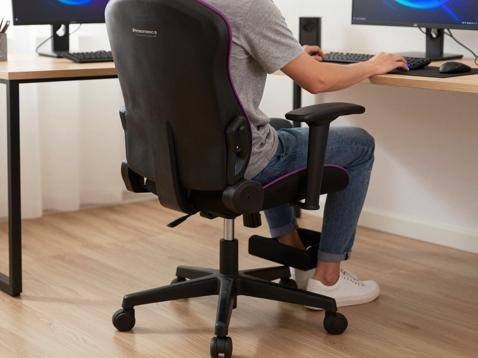 Крісло геймерське ProGame з RGB підсвіткою GX-150, підставка для ніг, комп'ютерне ігрове
